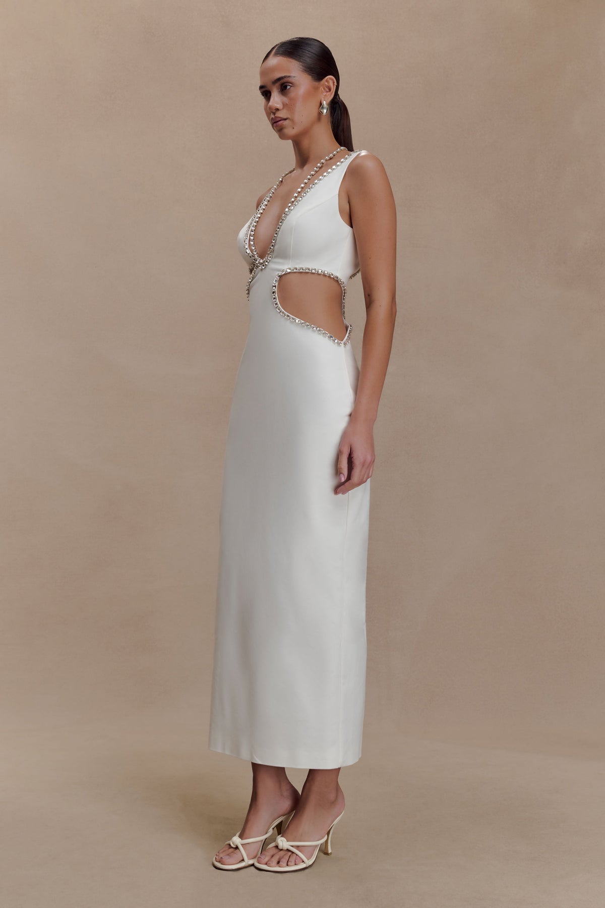 Henny Diamante Trim Cut Out Midi Dress in White – Chic&Drifts