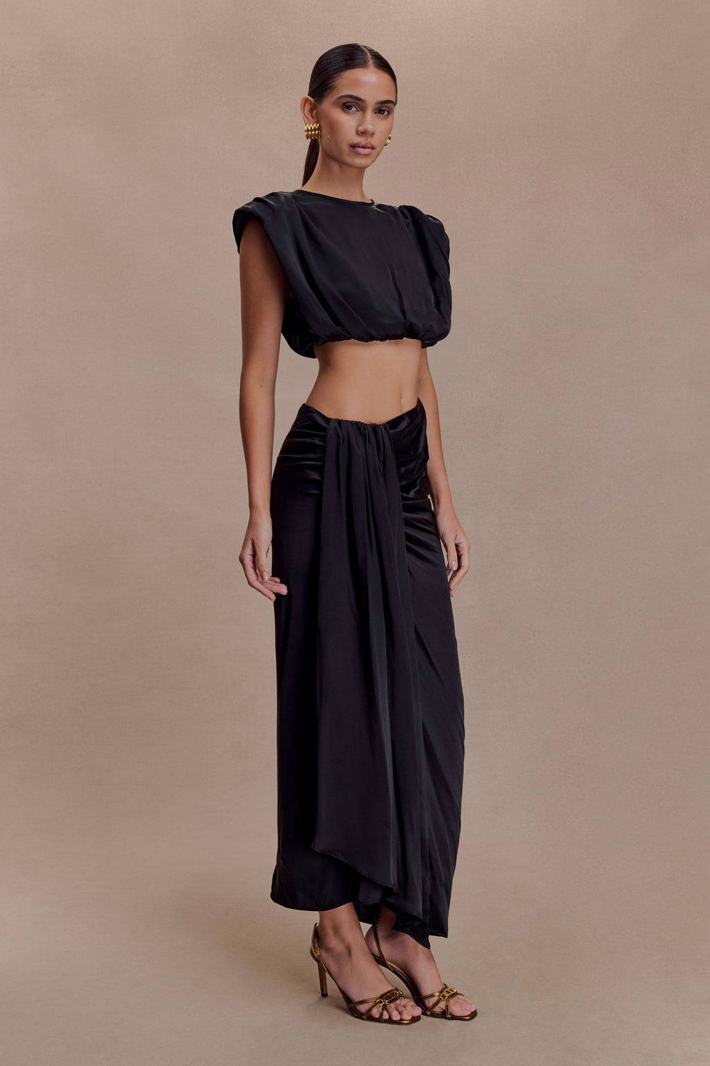 Zendaya Silk Crop Top in Black – Chic&Drifts