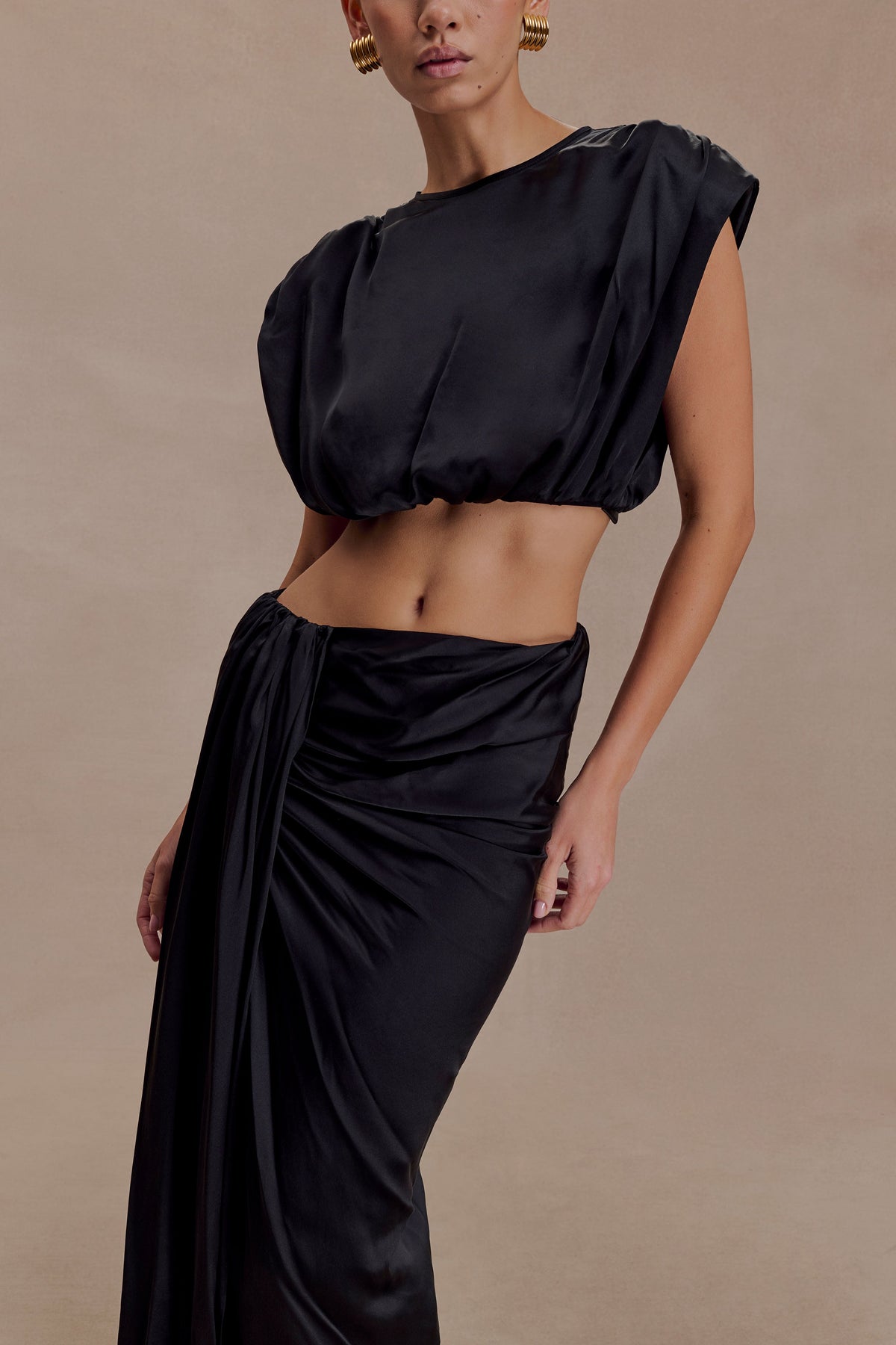 Zendaya Silk Crop Top in Black – Chic&Drifts