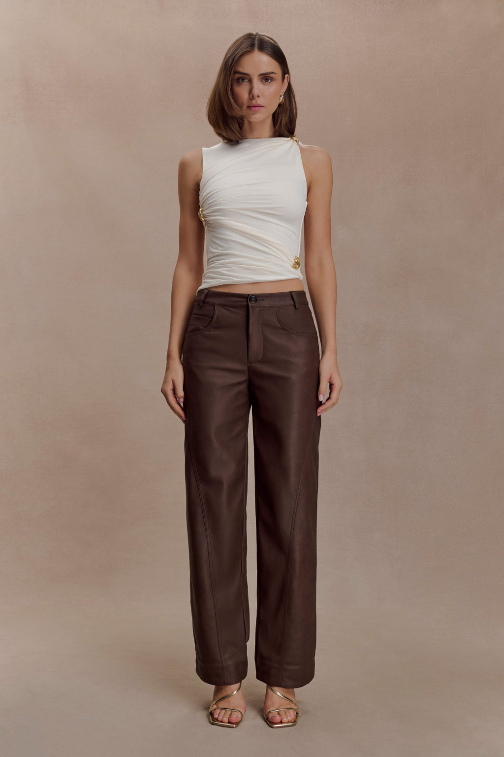 Amia Slinky Sleeveless Top With Hardware in Ivory – Chic&Drifts