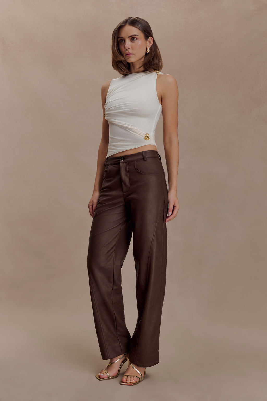 Amia Slinky Sleeveless Top With Hardware in Ivory – Chic&Drifts