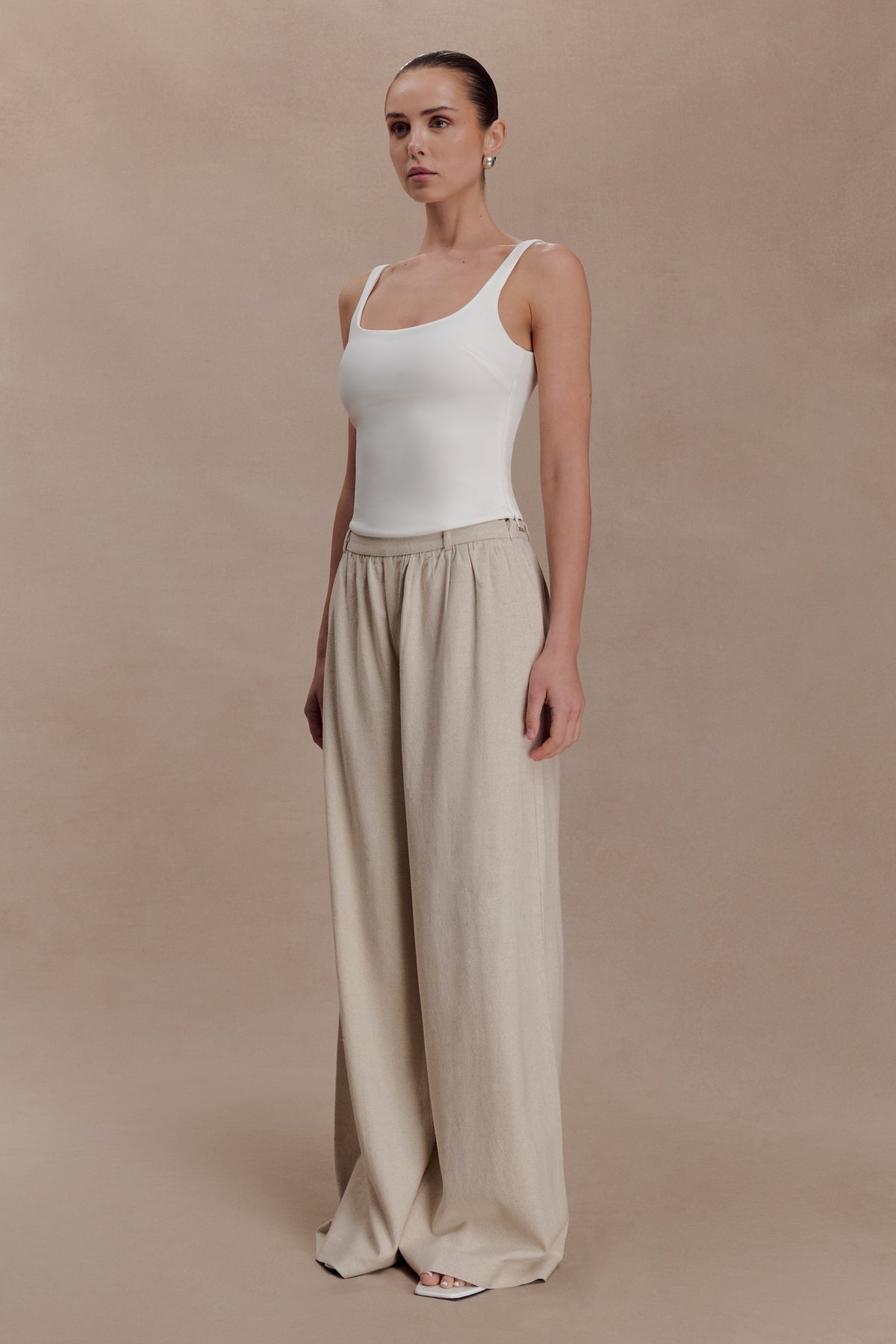Gabby Straight Leg Linen Trousers in Natural – Chic&Drifts