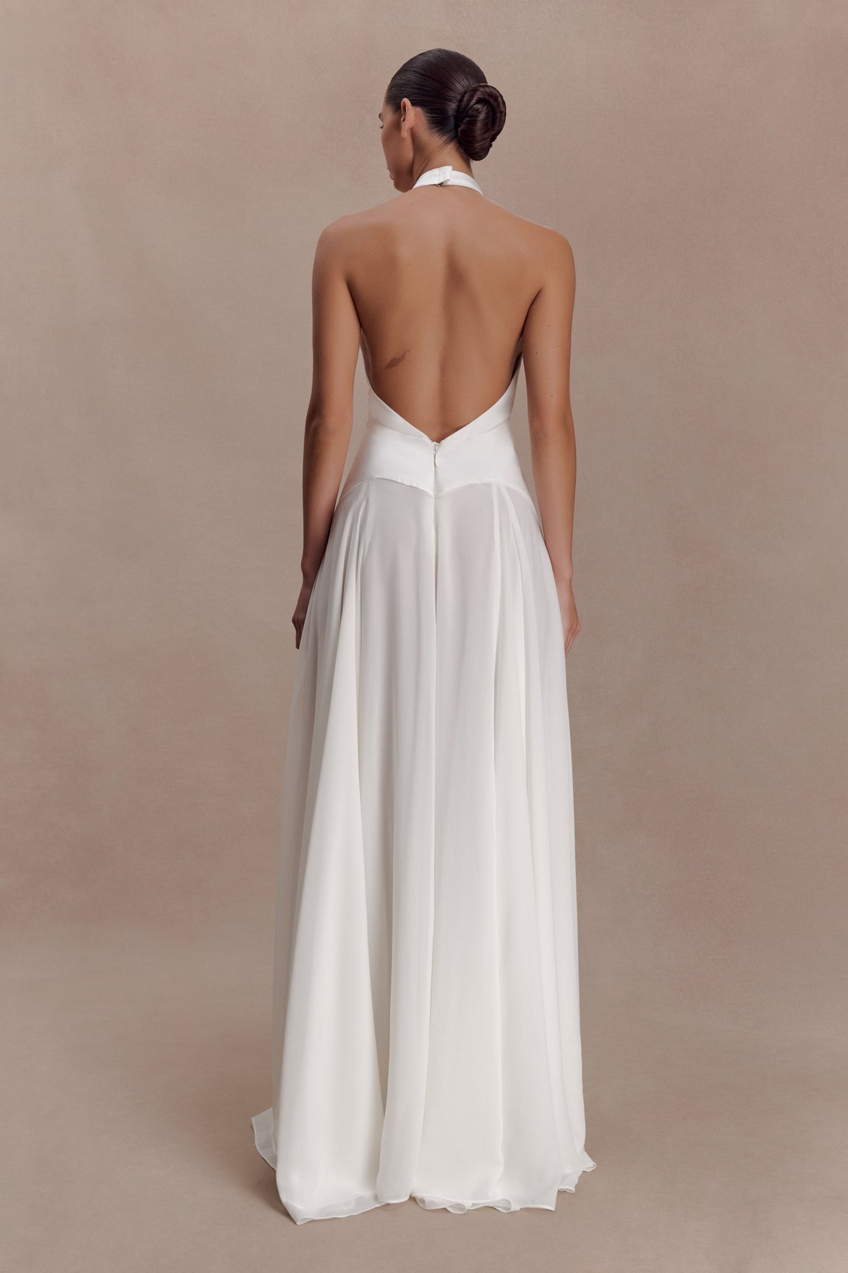 Susan Chiffon Halter Maxi Dress in Ivory – Chic&Drifts