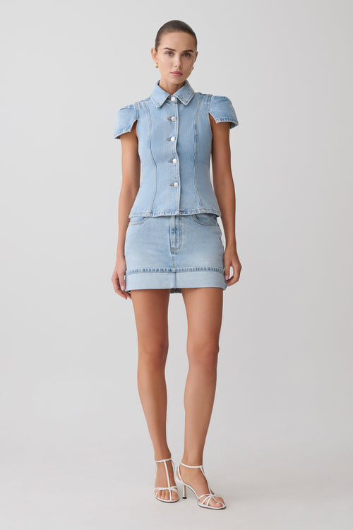 Bently Short Sleeve Denim Top in Washed Light Blue – Chic&Drifts