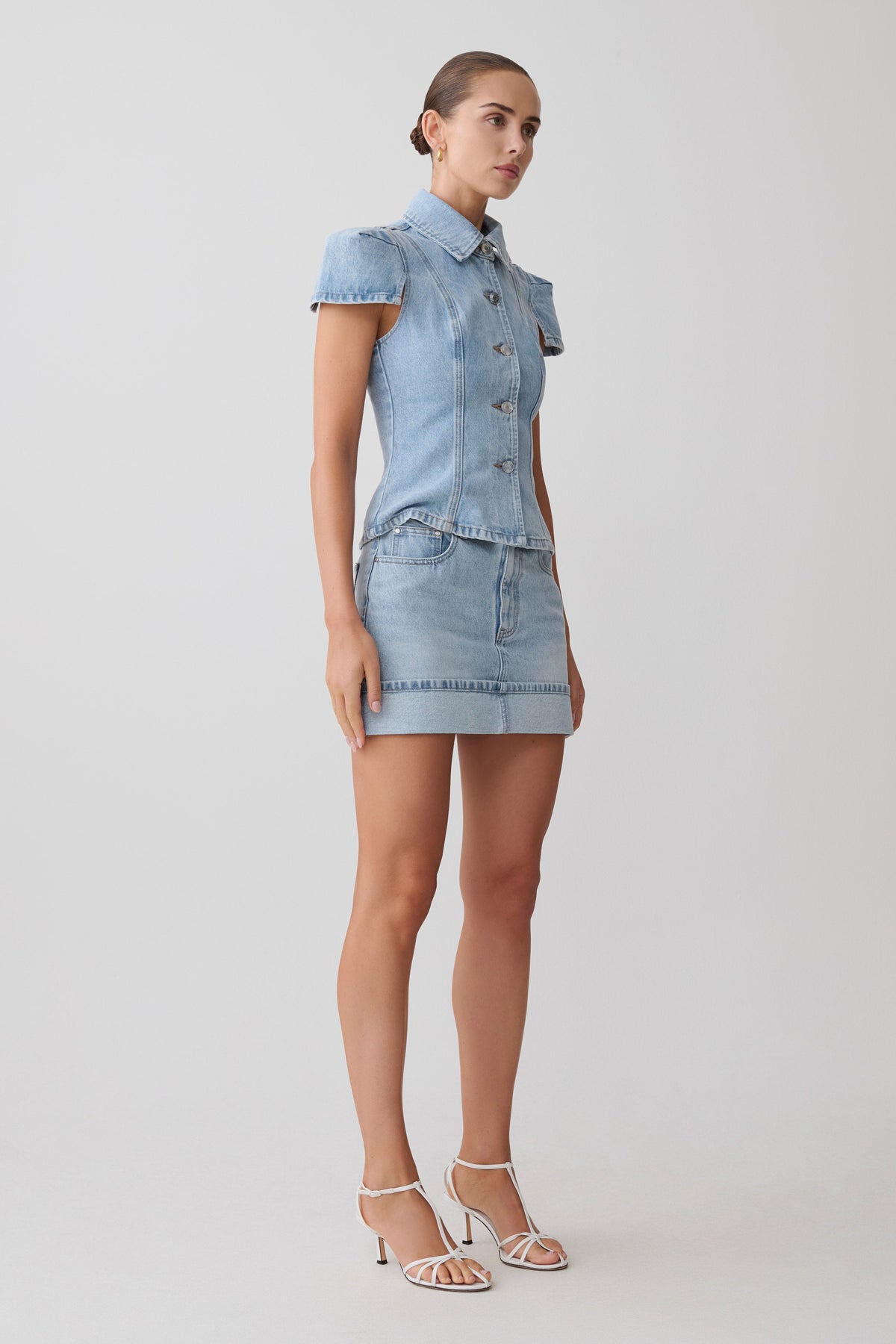 Bently Short Sleeve Denim Top in Washed Light Blue – Chic&Drifts
