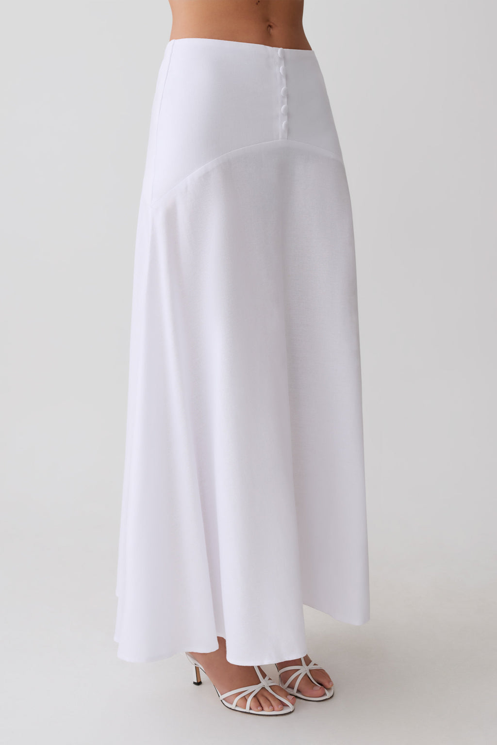 Selma Curved Waist Midi Skirt in White – Chic&Drifts