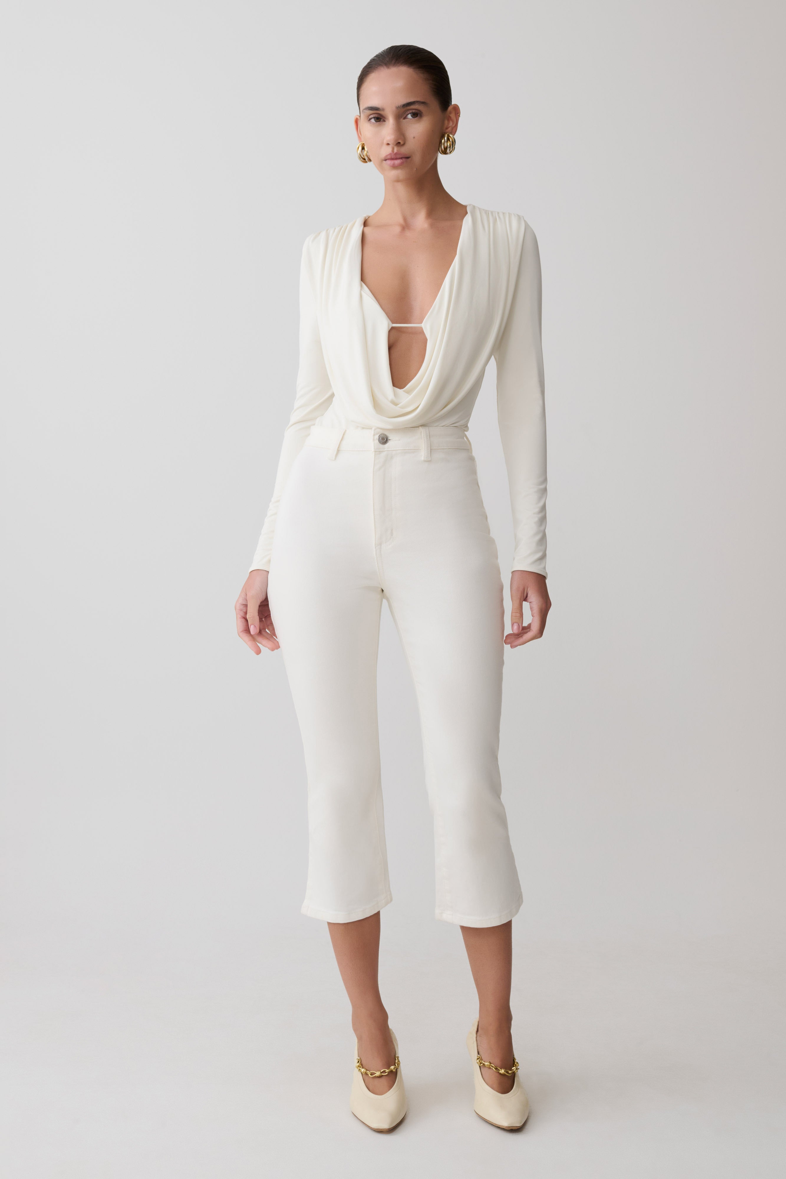 Mary Denim Capris in White – Chic&Drifts