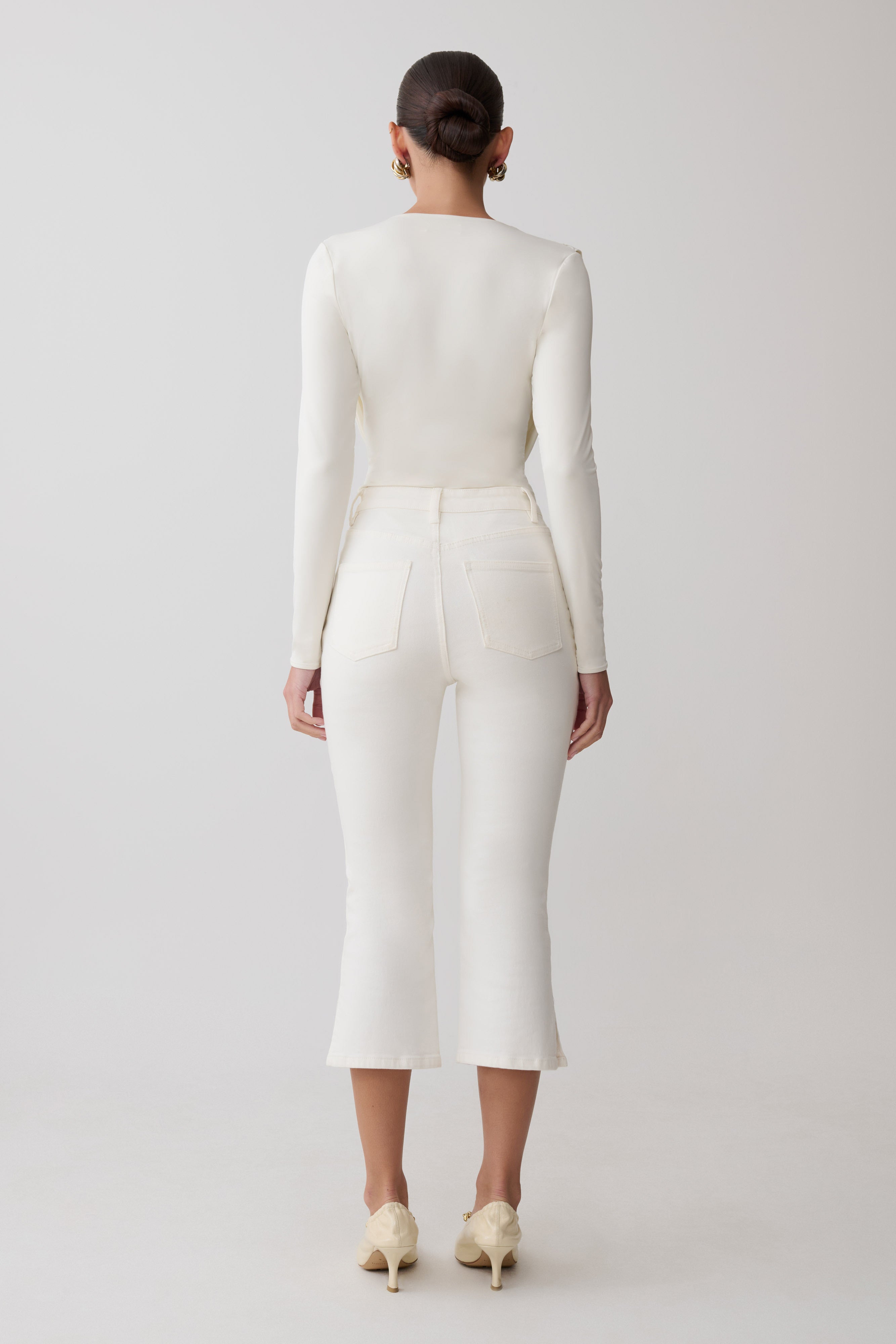 Mary Denim Capris in White – Chic&Drifts
