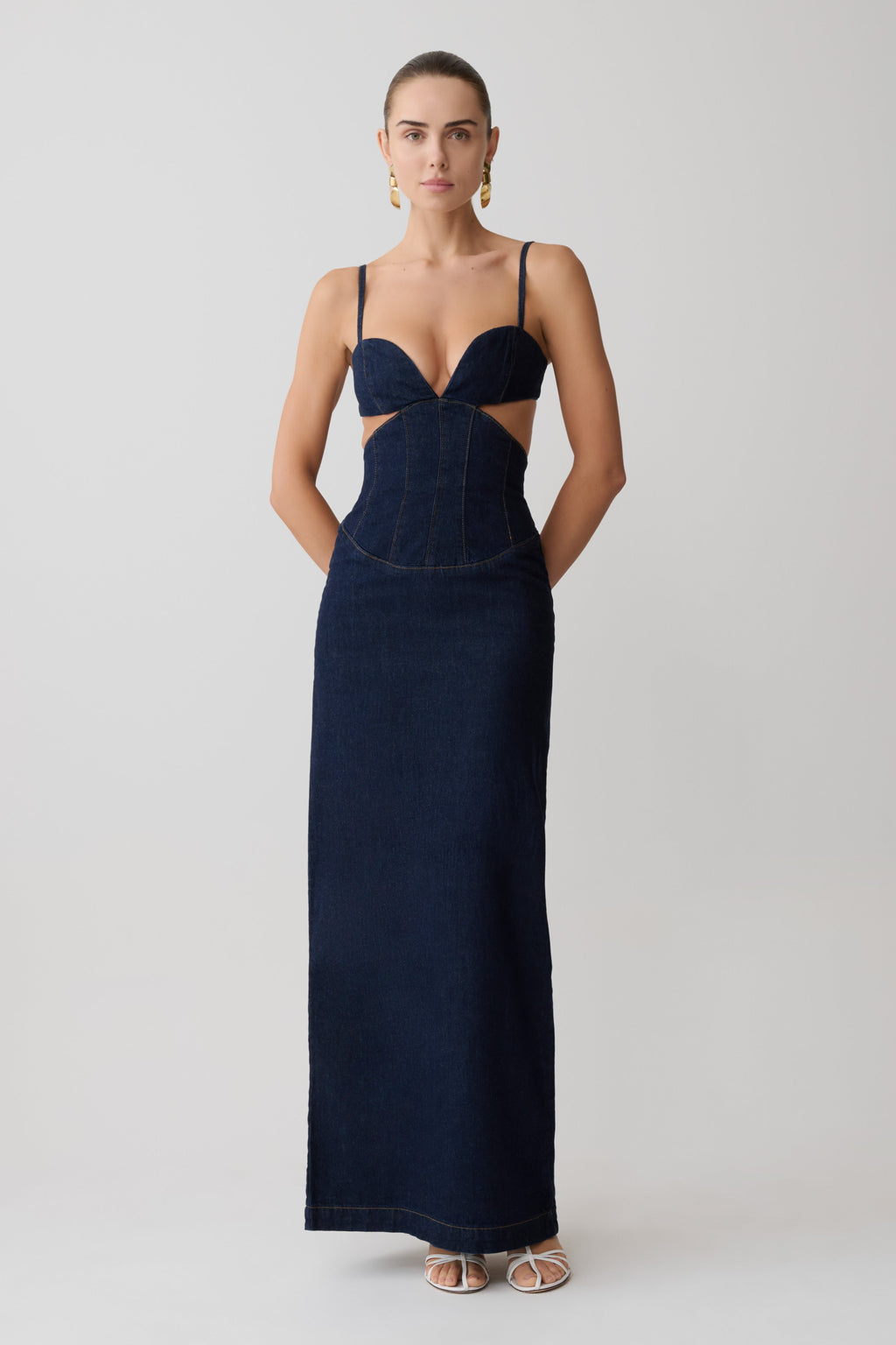 Amila Denim Cupped Maxi Dress in Indigo Blue – Chic&Drifts