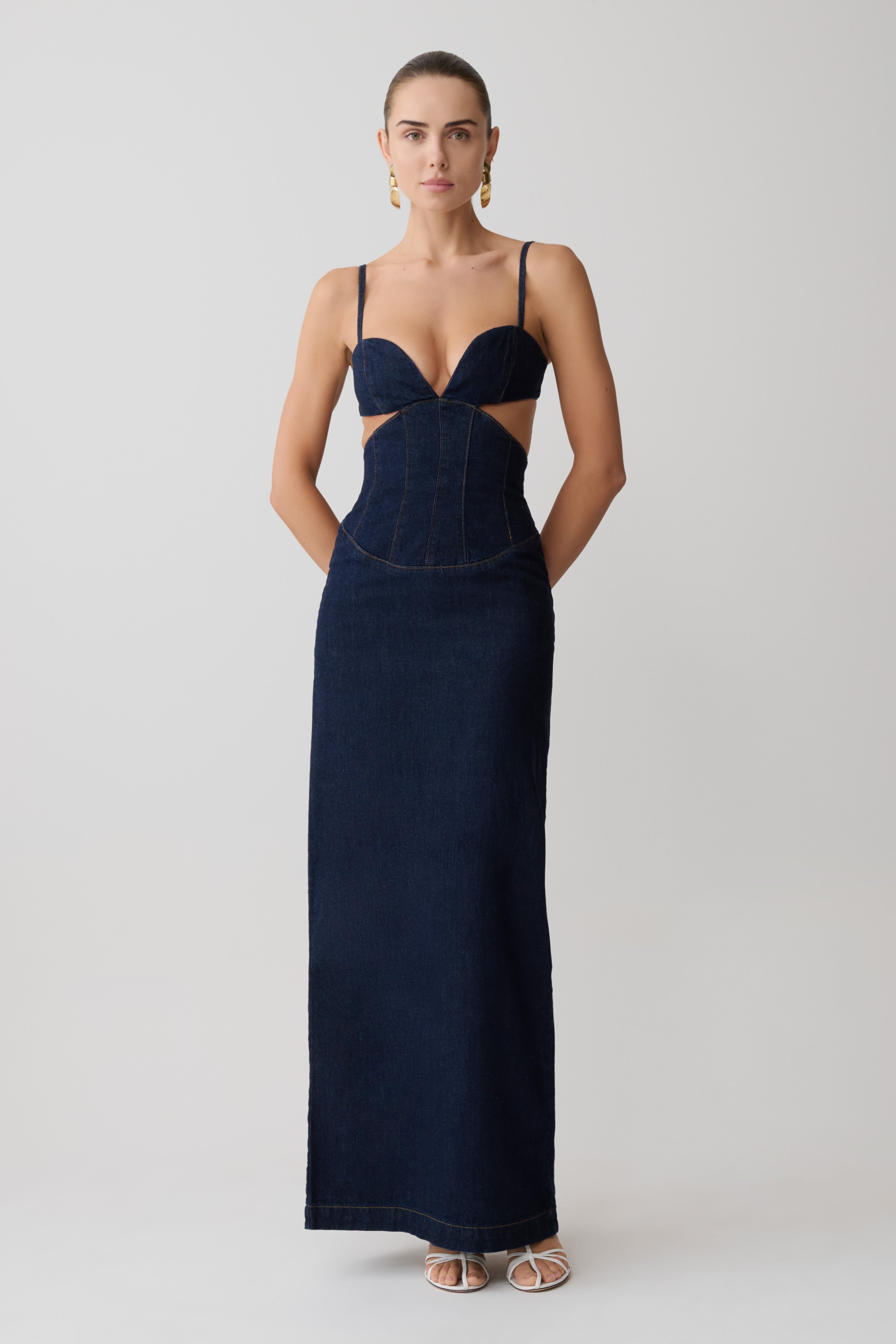 Amila Denim Cupped Maxi Dress in Indigo Blue – Chic&Drifts