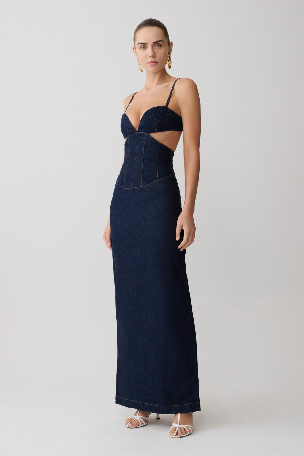 Amila Denim Cupped Maxi Dress in Indigo Blue – Chic&Drifts