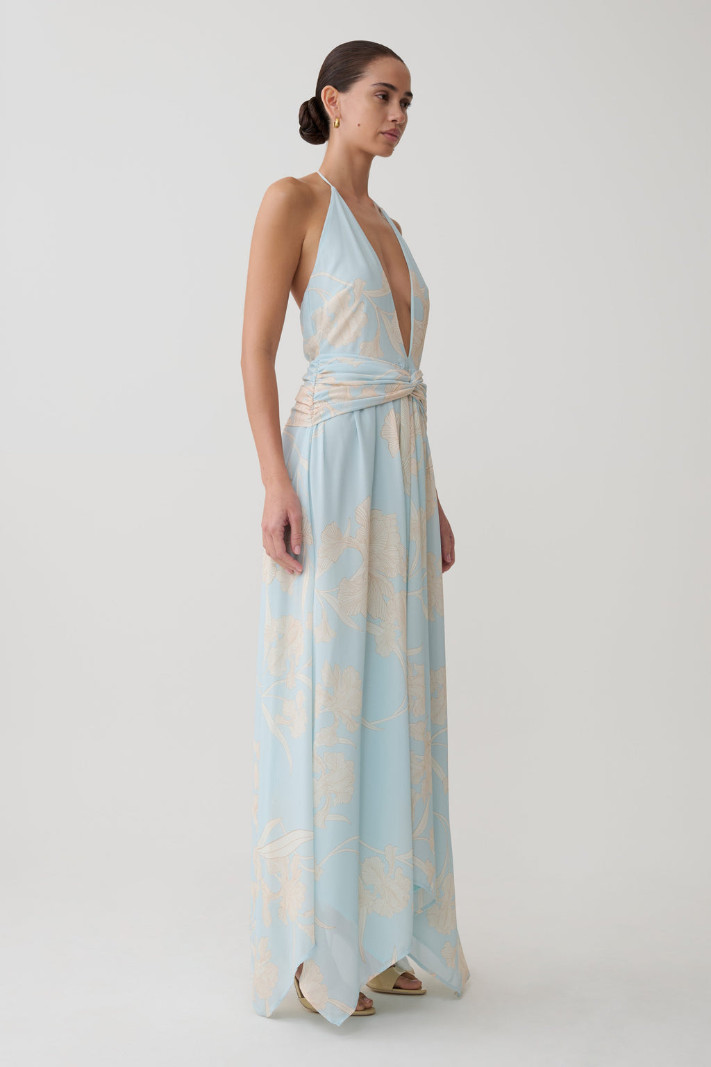 Cyra Plunge Chiffon Midi Dress in Blue Floral Print – Chic&Drifts