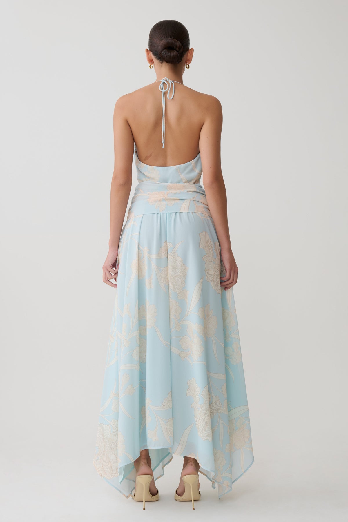 Cyra Plunge Chiffon Midi Dress in Blue Floral Print – Chic&Drifts
