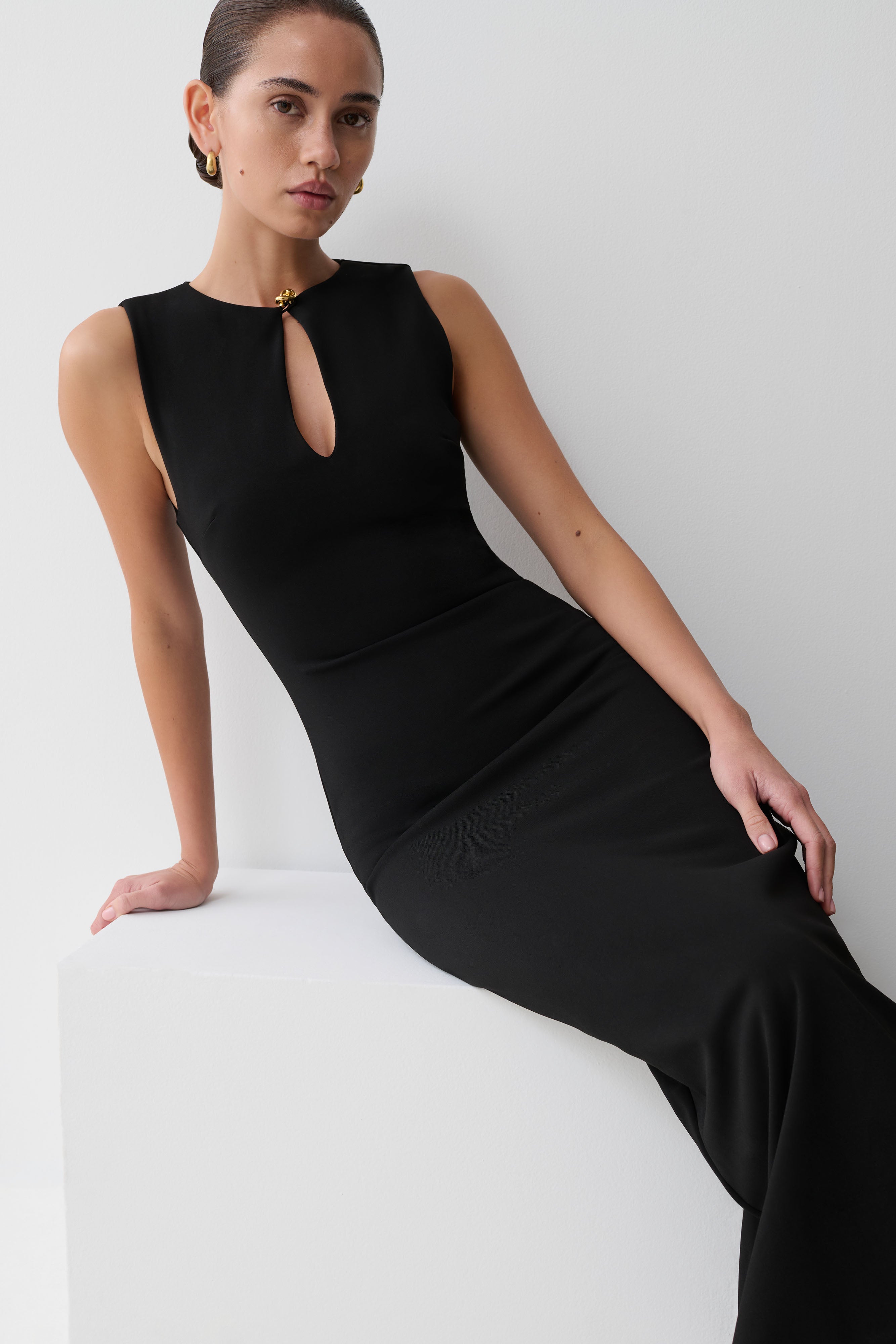 Norah Sleeveless Crepe Midi Dress