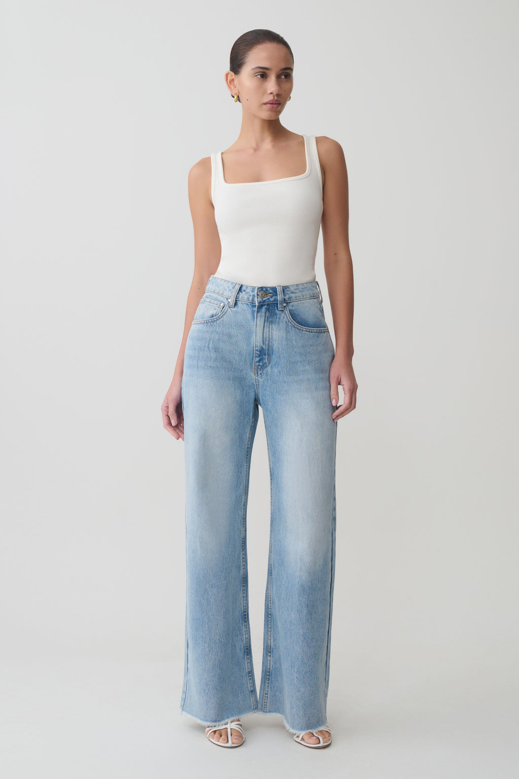 Sebastian Straight Leg Jeans With Fray Hem in Washed Light Blue – Chic&Drifts