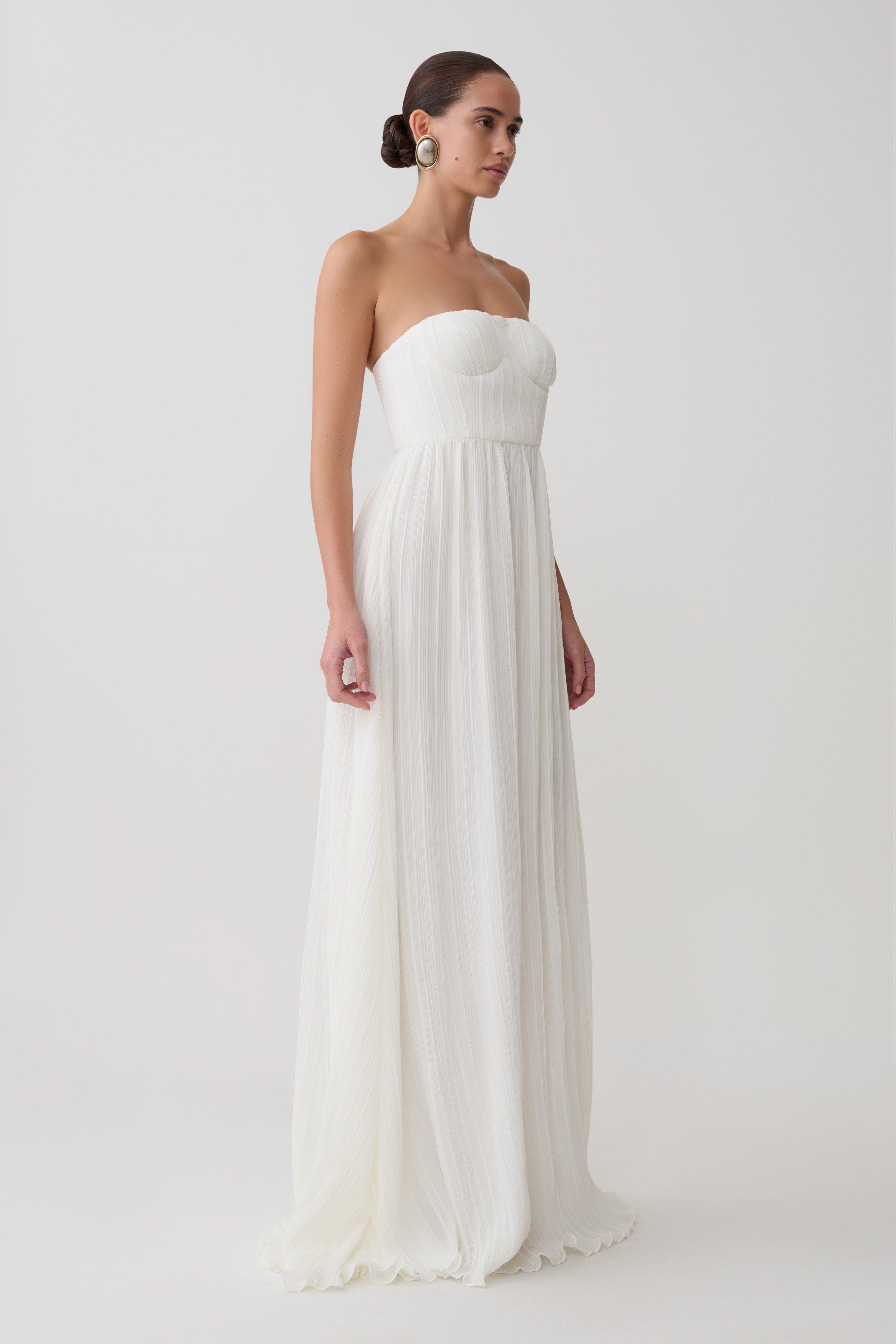 Juno Strapless Pleated Maxi Gown in White – Chic&Drifts