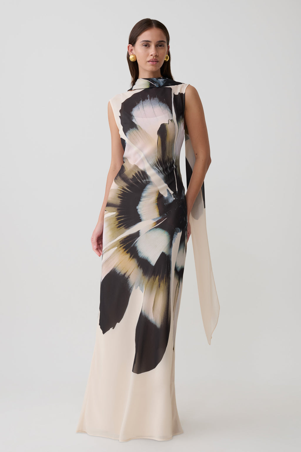 Dakota Chiffon Maxi Dress With Scarf in Ivory Oversized Floral Print – Chic&Drifts