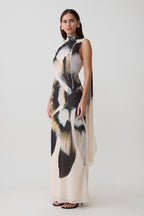 Dakota Chiffon Maxi Dress With Scarf in Ivory Oversized Floral Print – Chic&Drifts