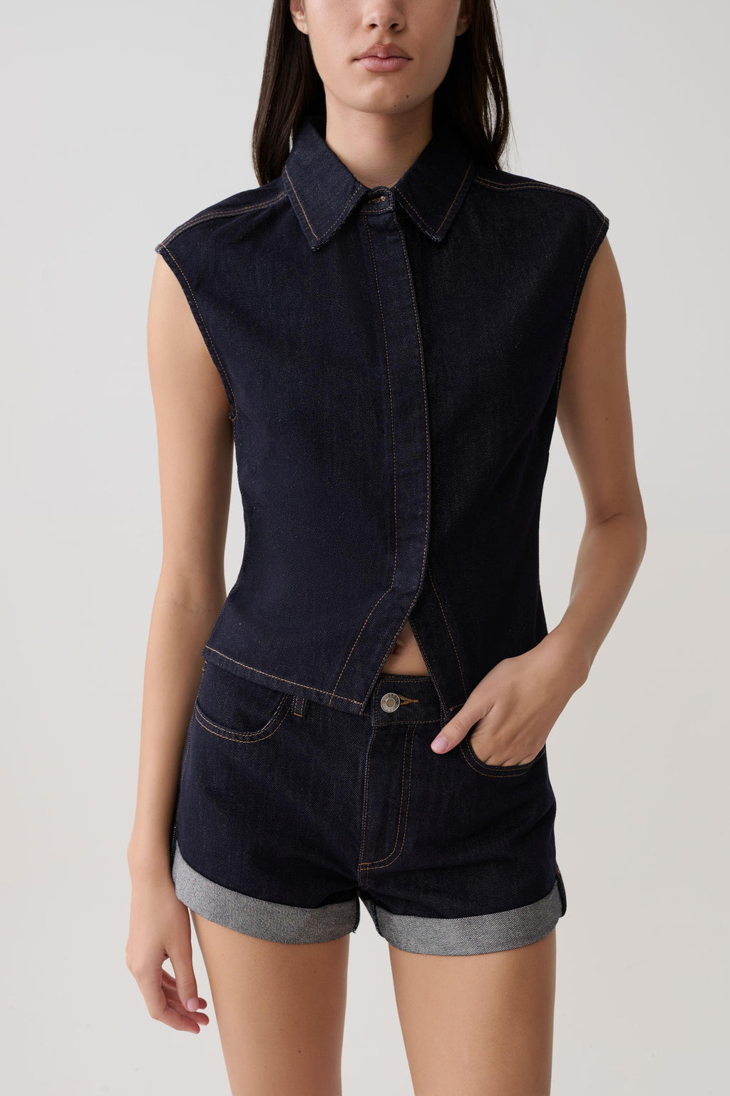 Krissy Rolled Hem Denim Shorts in Washed Indigo Blue – Chic&Drifts