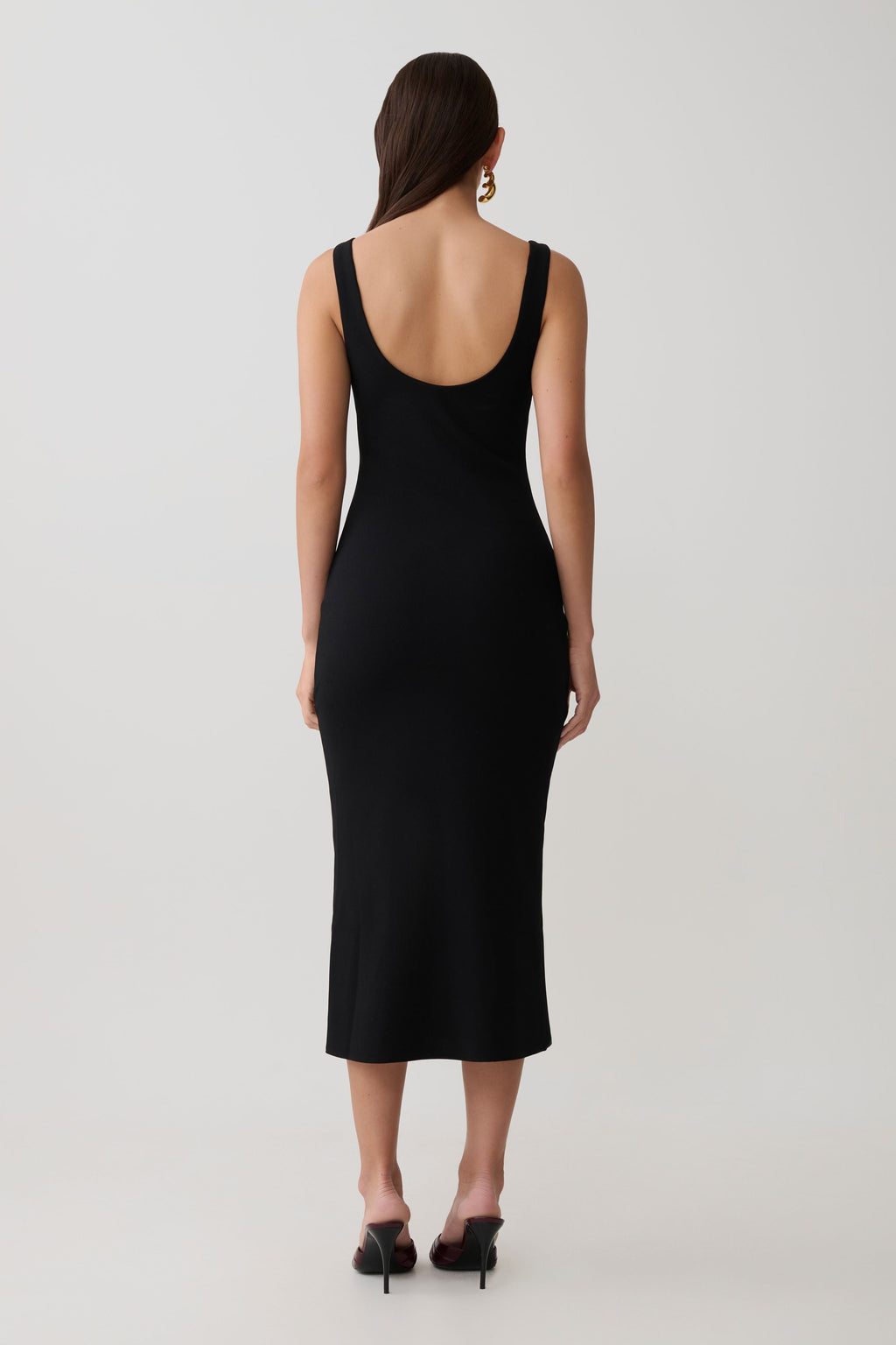 Allyra Scoop Stretch Crepe Midi Dress in Black – Chic&Drifts