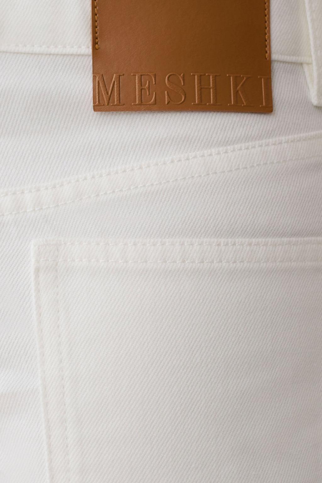 Krissy Rolled Hem Denim Shorts in White – Chic&Drifts