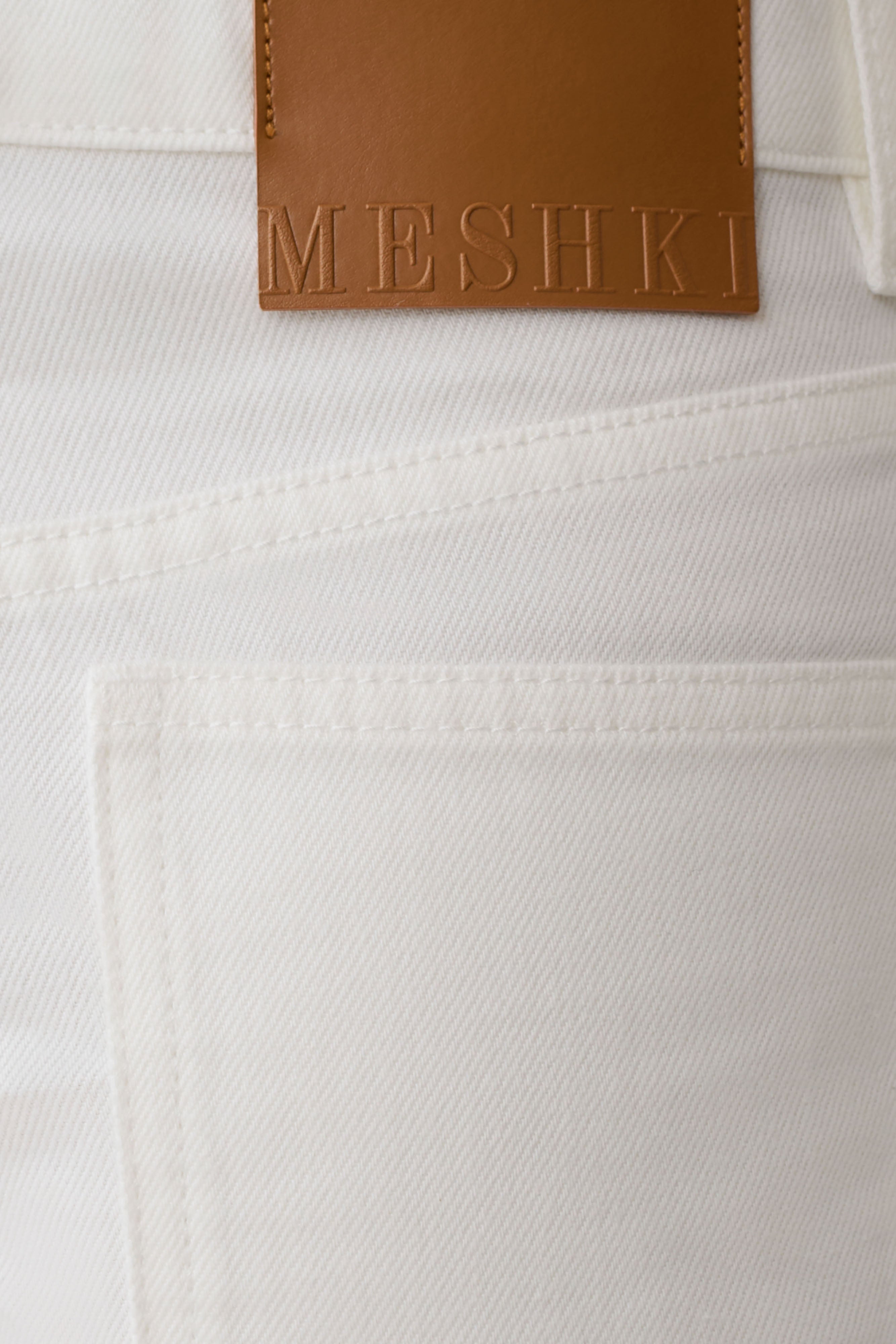 Krissy Rolled Hem Denim Shorts in White – Chic&Drifts