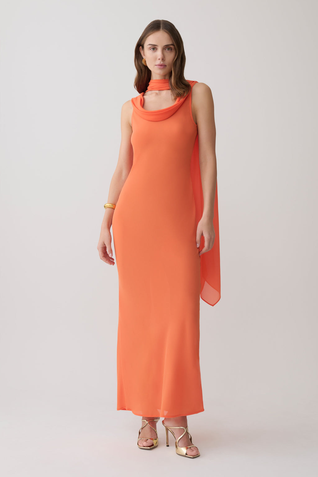 Dakota Chiffon Maxi Dress With Scarf in Ivory Oversized Floral Print – Chic&Drifts