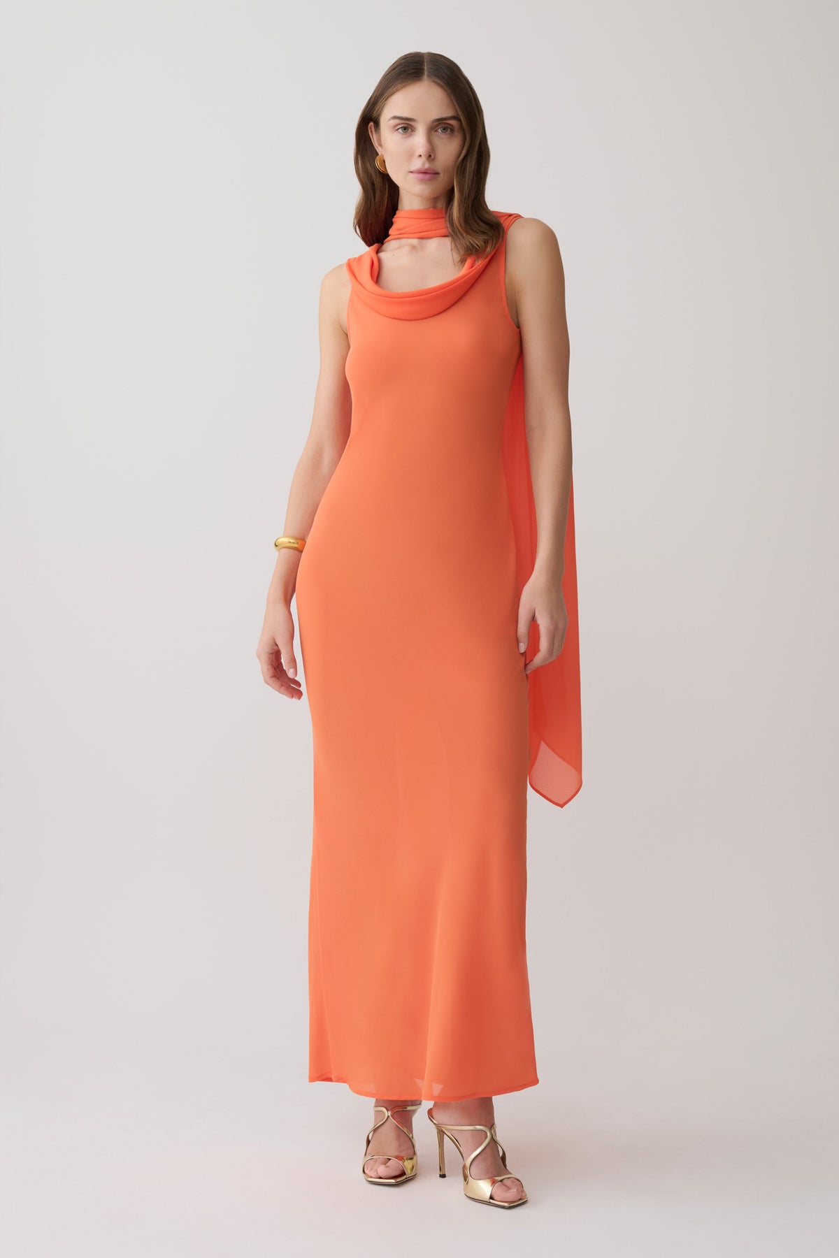Dakota Chiffon Maxi Dress With Scarf in Ivory Oversized Floral Print – Chic&Drifts