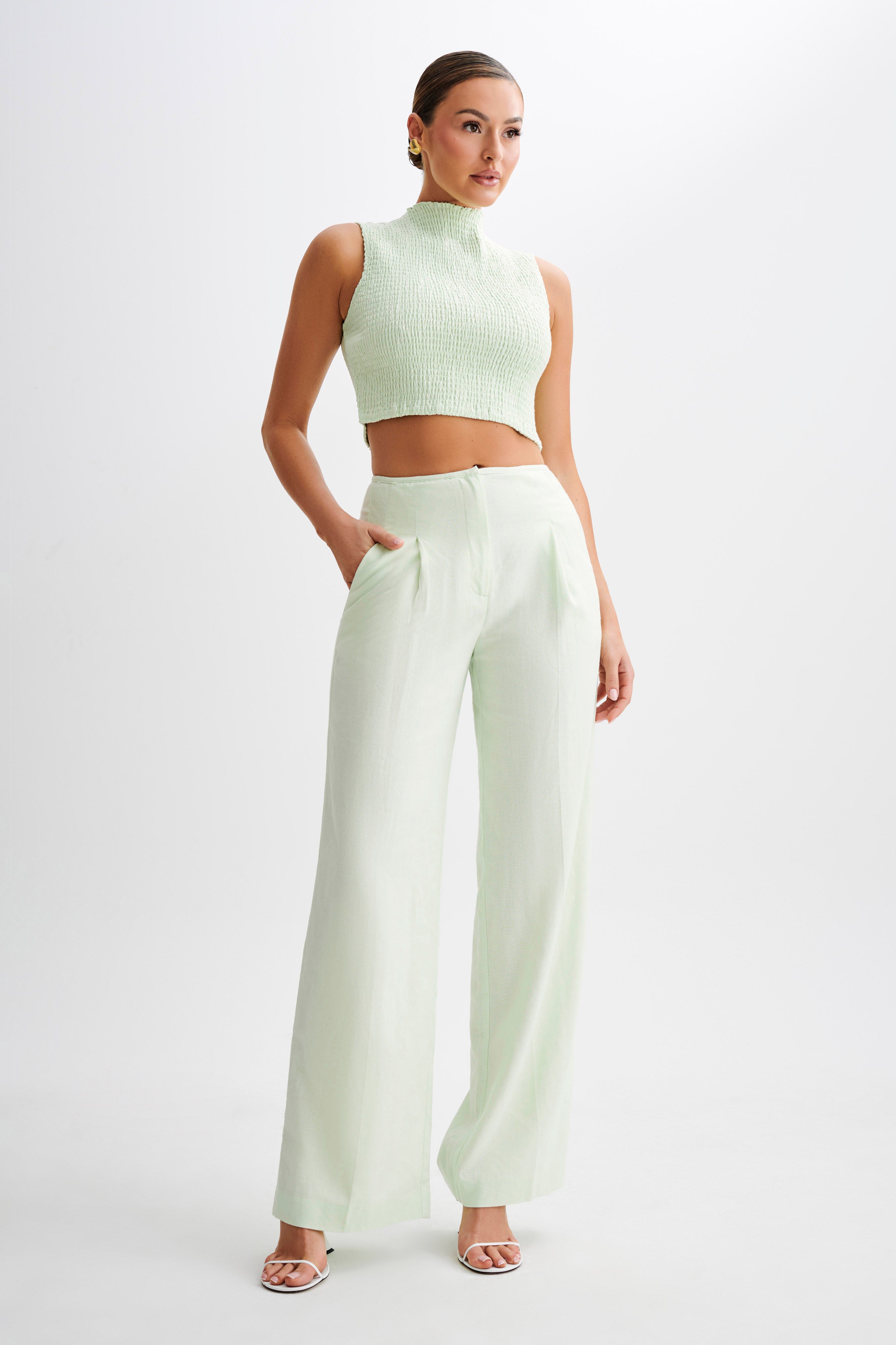 Emanuelle Sleeveless Linen Shirring Top in Mint – Chic&Drifts