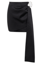 Margot Rose Mini Skirt in Black – Chic&Drifts