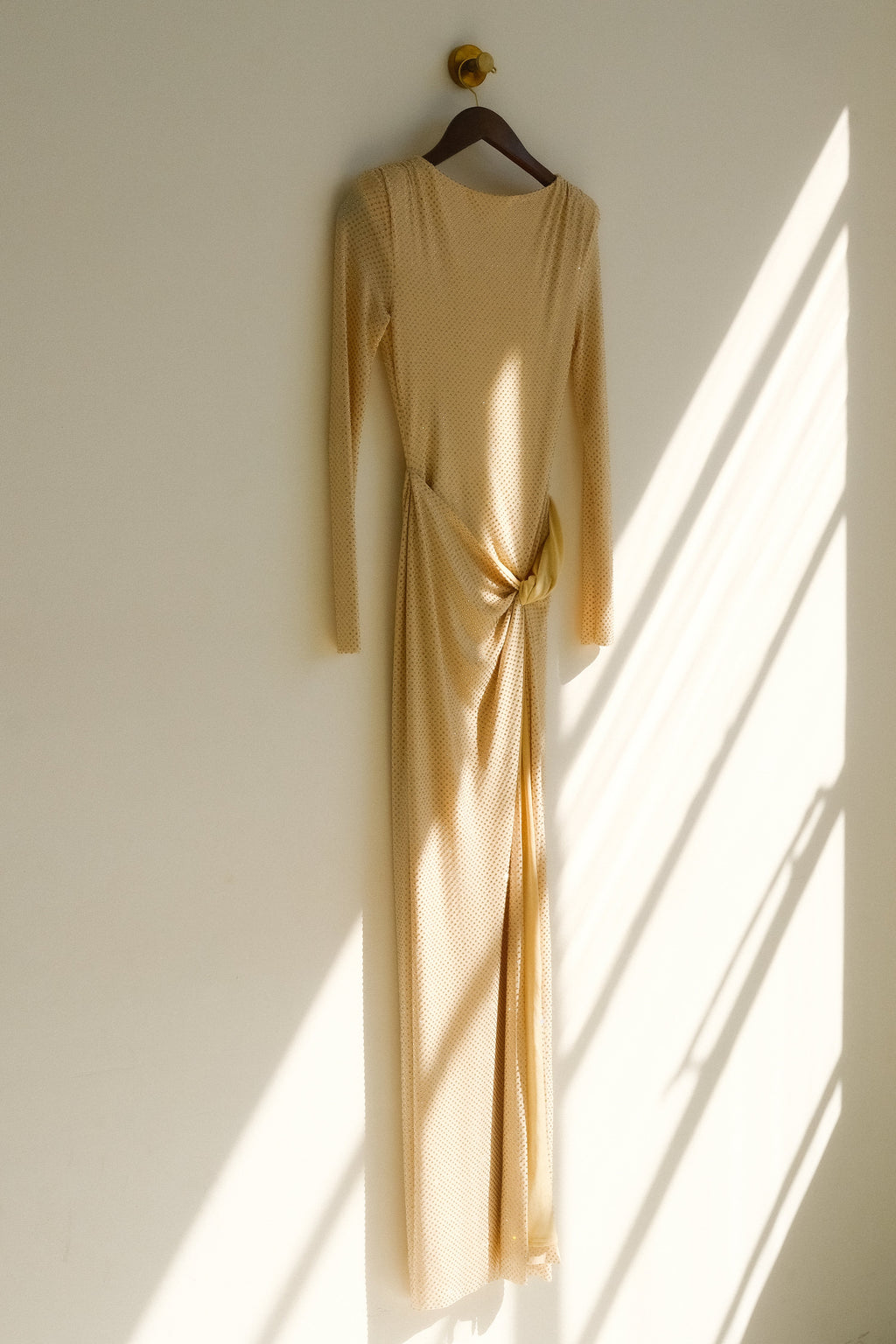 Deanna Long Sleeve Diamante Maxi Dress in Gold – Chic&Drifts
