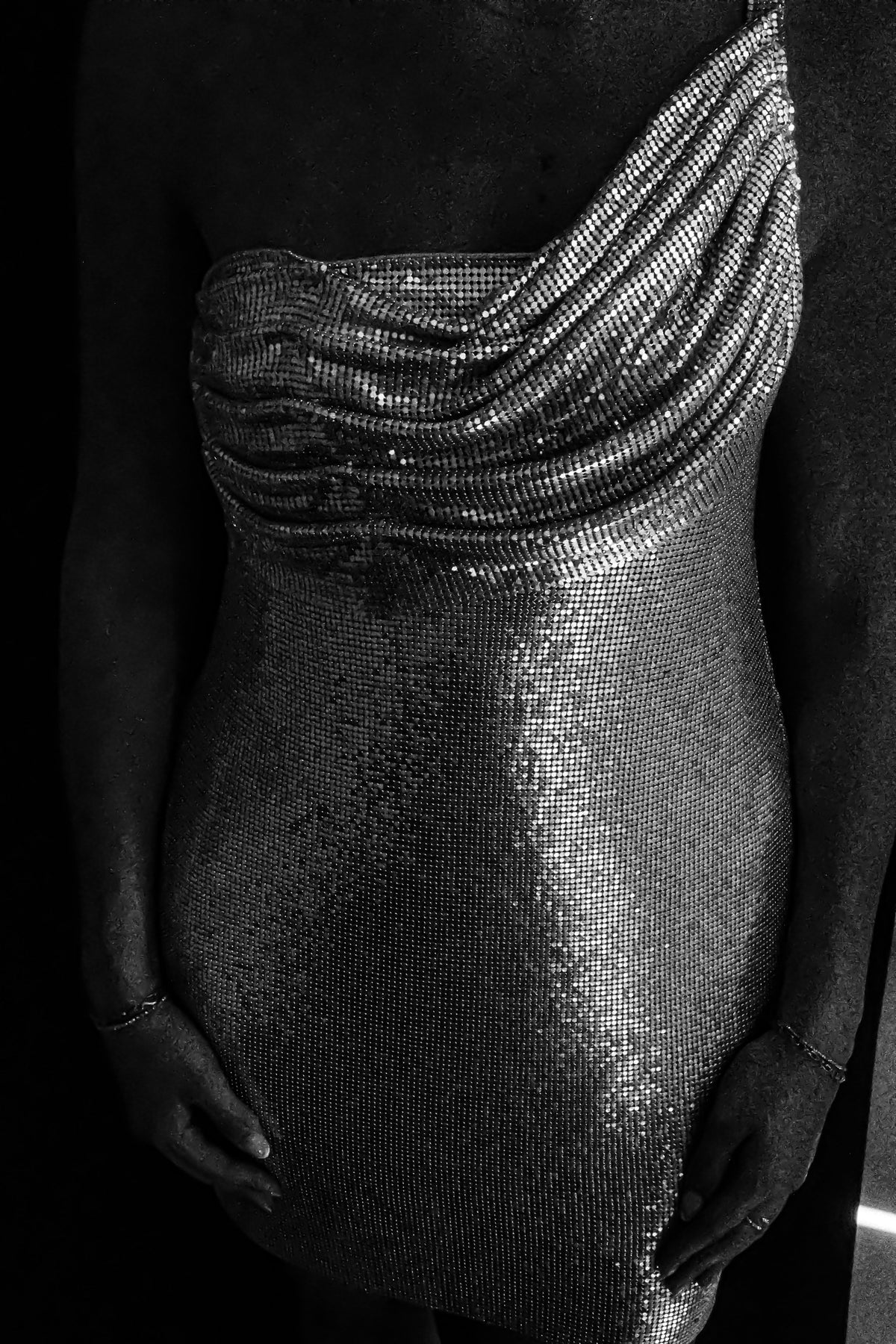 Lyle One Shoulder Glow Mesh Mini Dress in Silver – Chic&Drifts