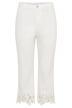 Tillie Flower Embroidery Denim Capris in White – Chic&Drifts