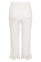 Tillie Flower Embroidery Denim Capris in White – Chic&Drifts