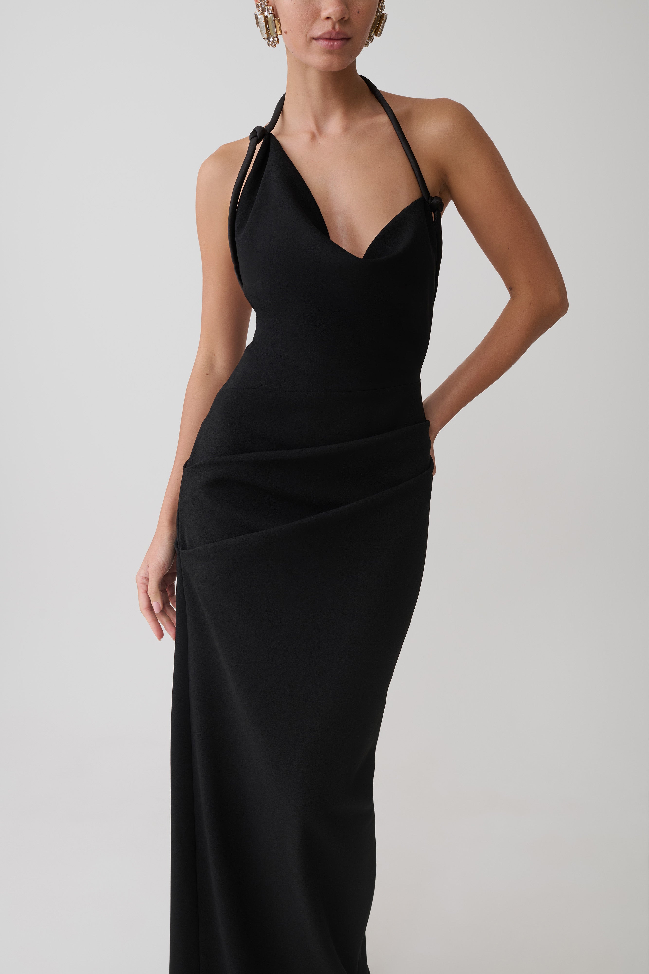 Gracie Halter Maxi Dress in Black – Chic&Drifts