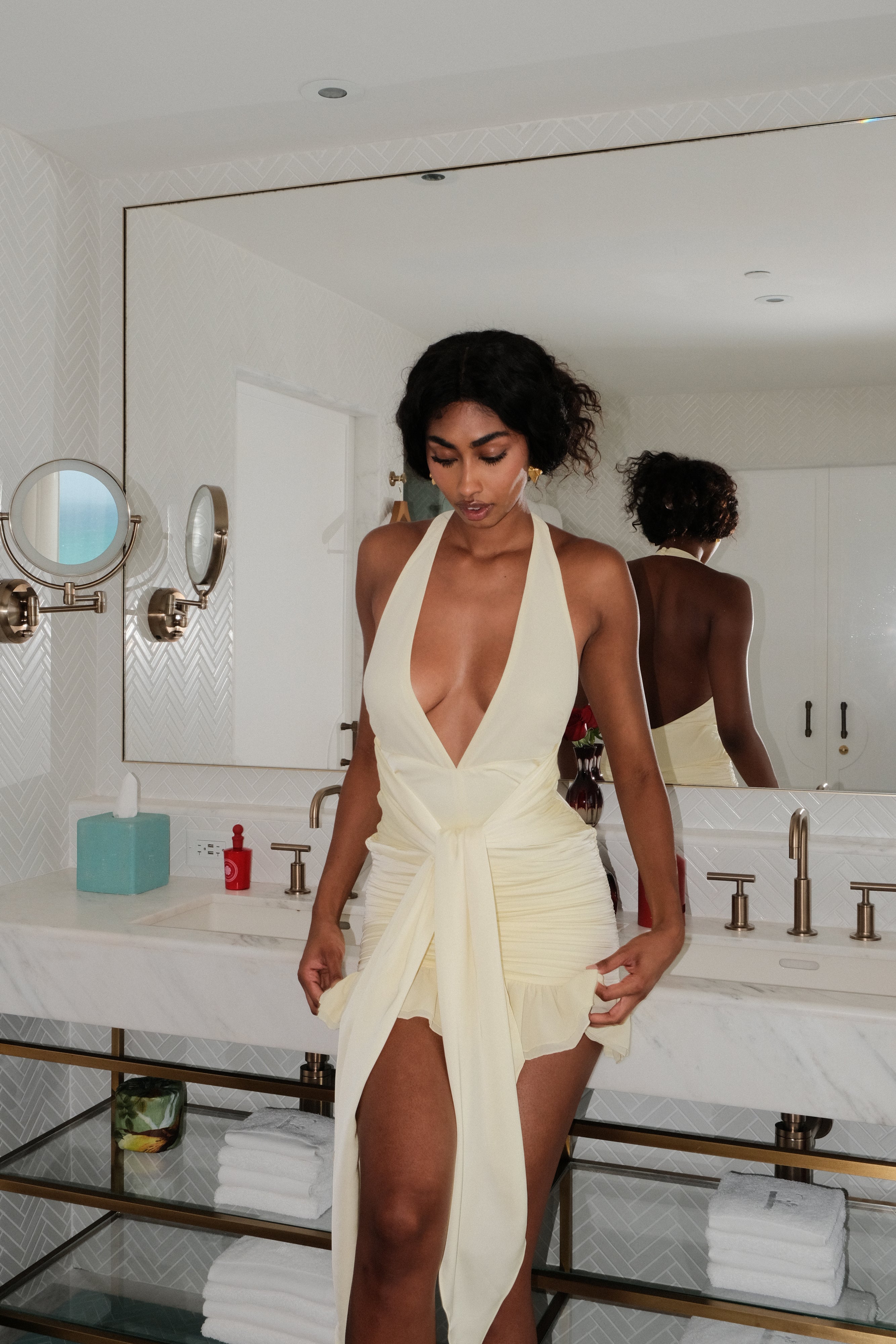 Ambrosi Satin Chiffon Mini Dress in Lemon Sherbet – Chic&Drifts