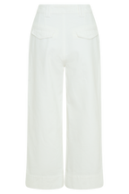 Kaitlyn Cropped Wide Leg Jeans in White – Chic&Drifts