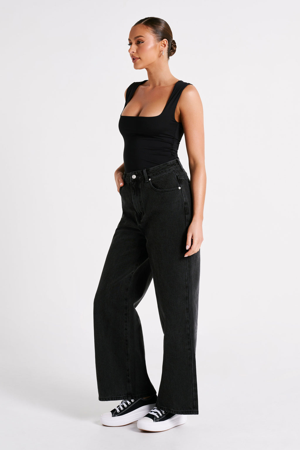 Linley Recycled Nylon Long Line Top in Black – Chic&Drifts