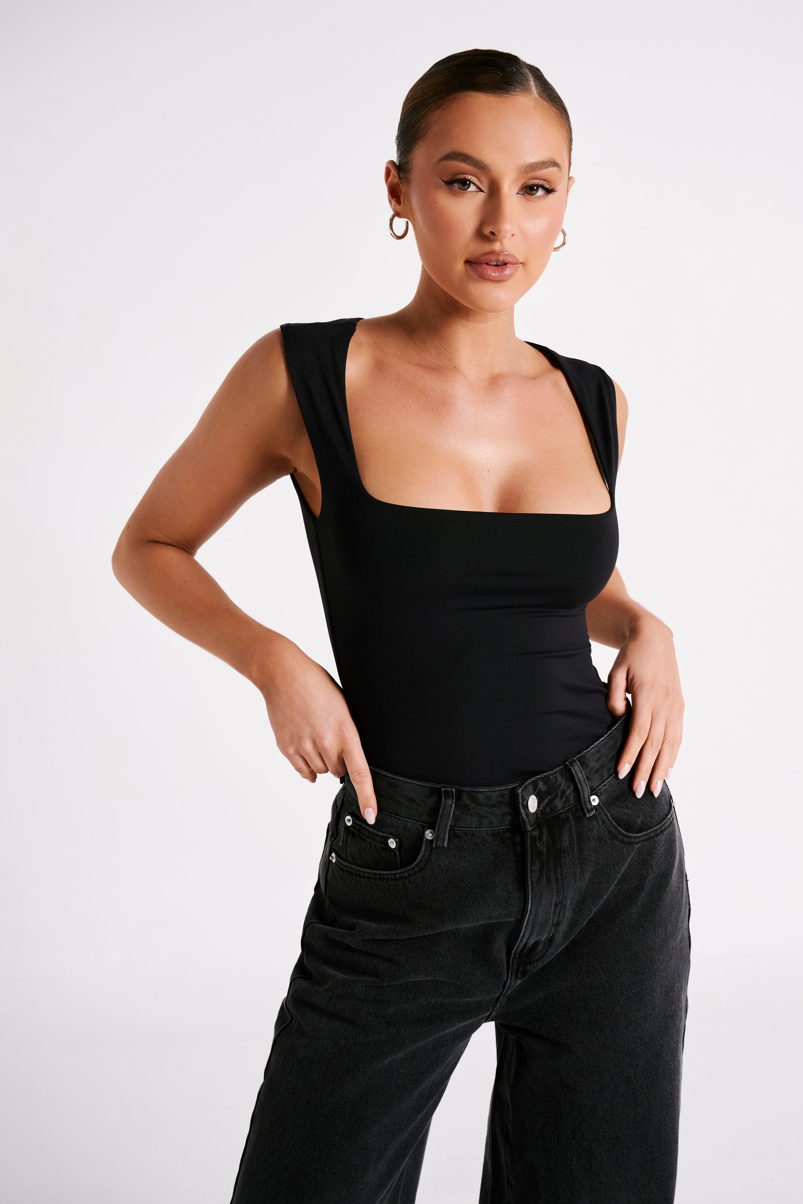 Linley Recycled Nylon Long Line Top in Black – Chic&Drifts
