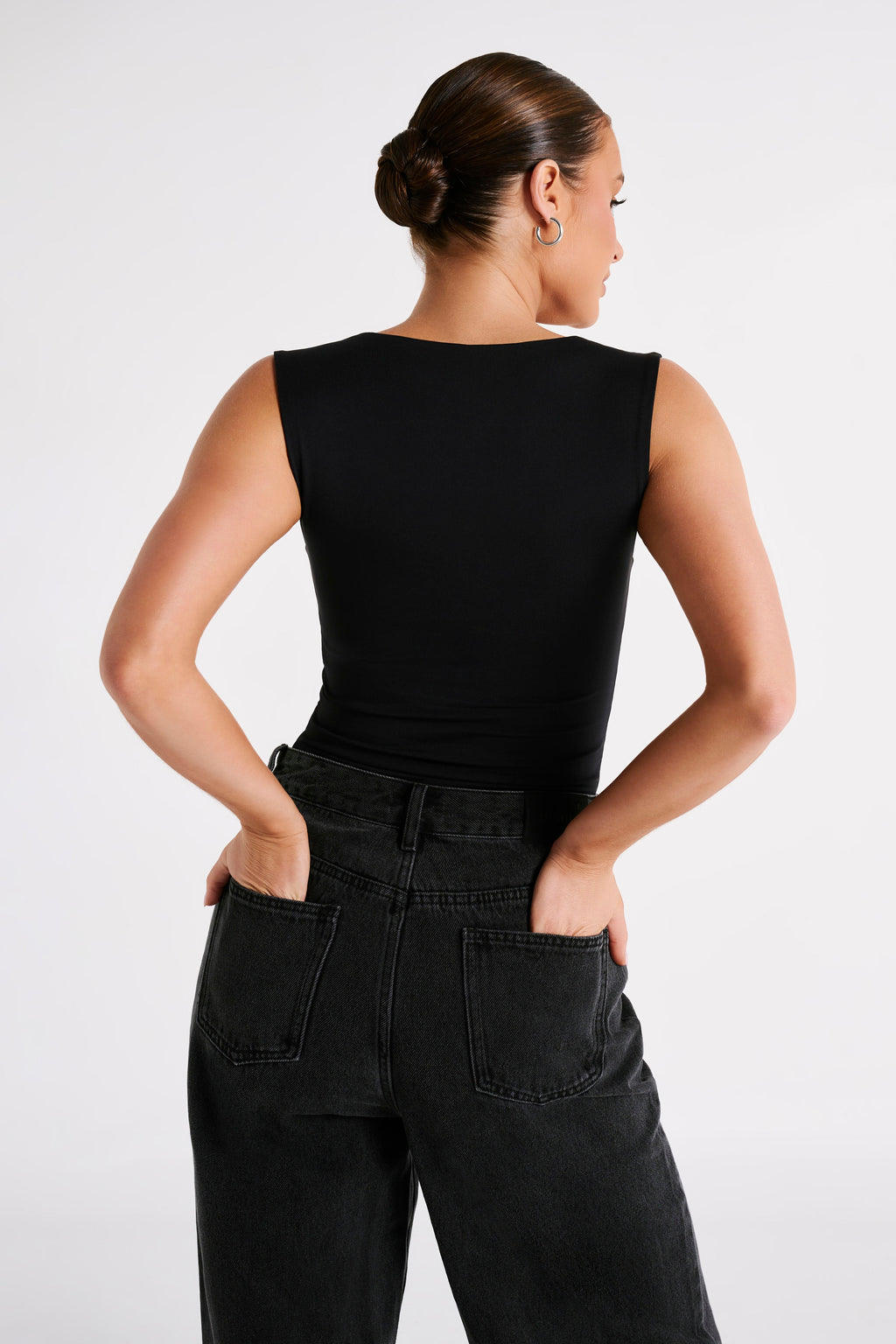 Linley Recycled Nylon Long Line Top in Black – Chic&Drifts