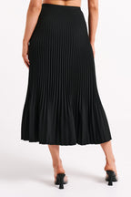 Twyla Pleated Suiting Maxi Skirt in Black – Chic&Drifts