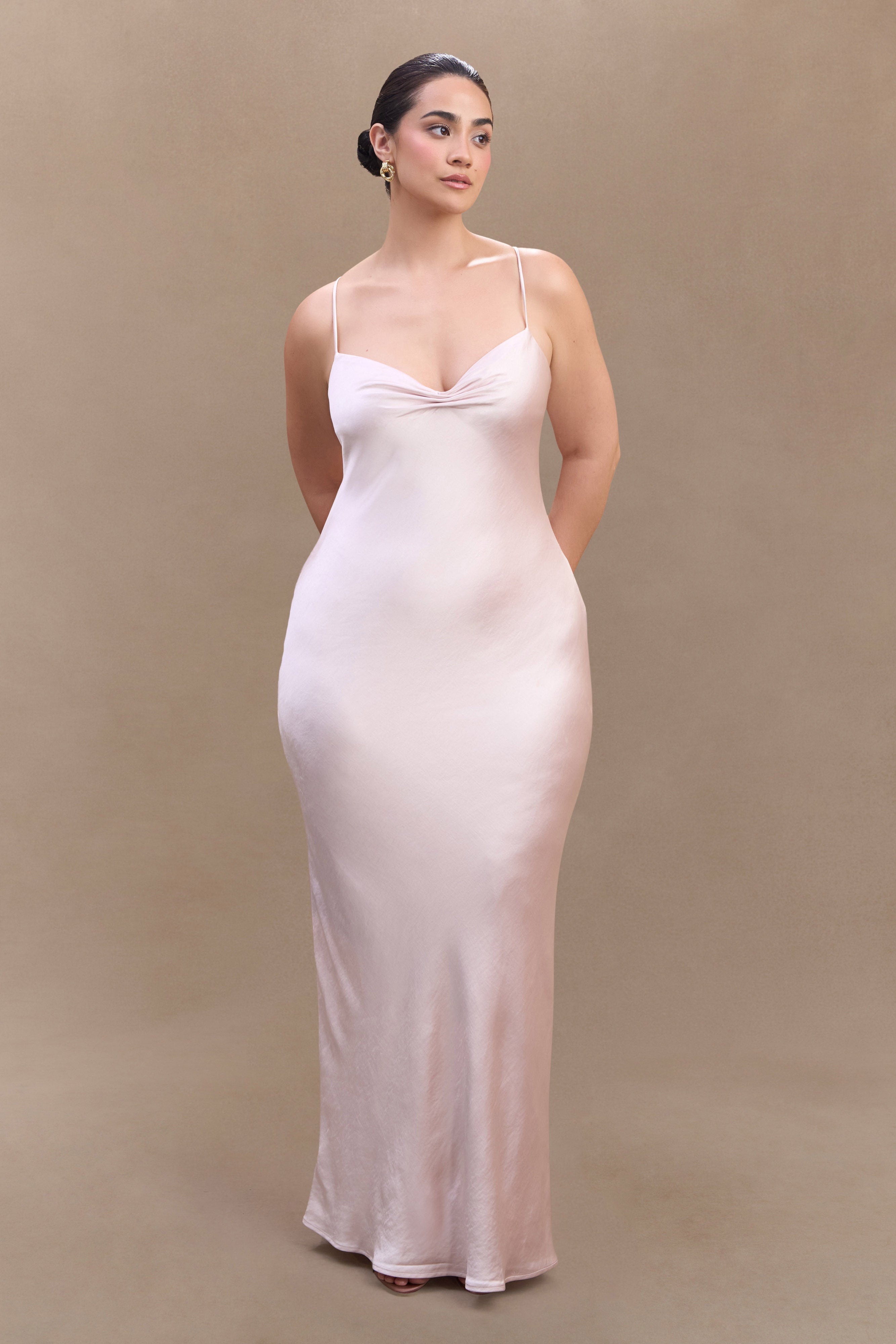 Lilly Sweetheart Satin Maxi Dress in Soft Pink – Chic&Drifts