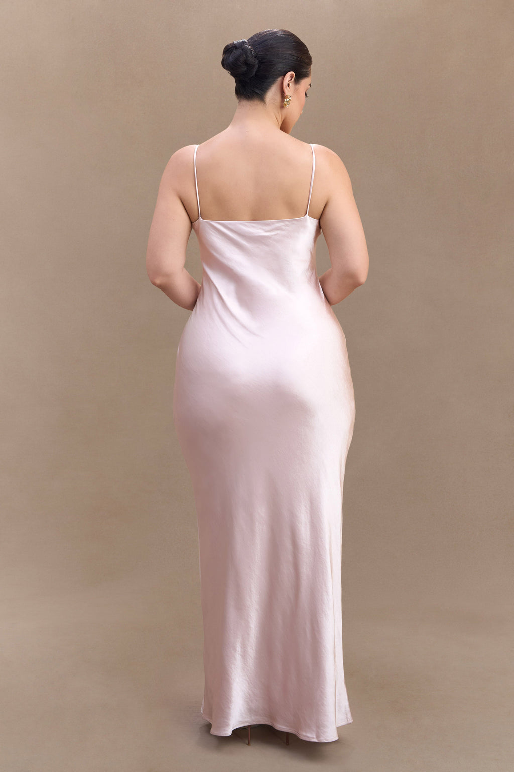 Lilly Sweetheart Satin Maxi Dress in Soft Pink – Chic&Drifts