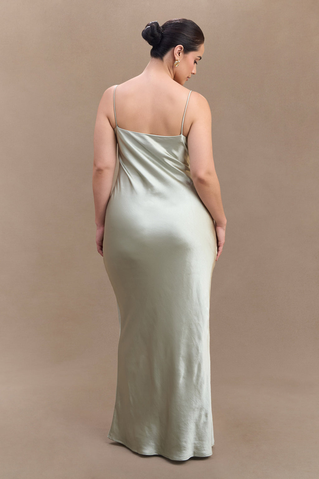 Lilly Sweetheart Satin Maxi Dress in Sage – Chic&Drifts