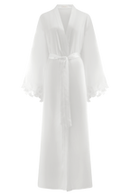 Sullivan Satin Bridal Robe With Lace in Ivory – Chic&Drifts
